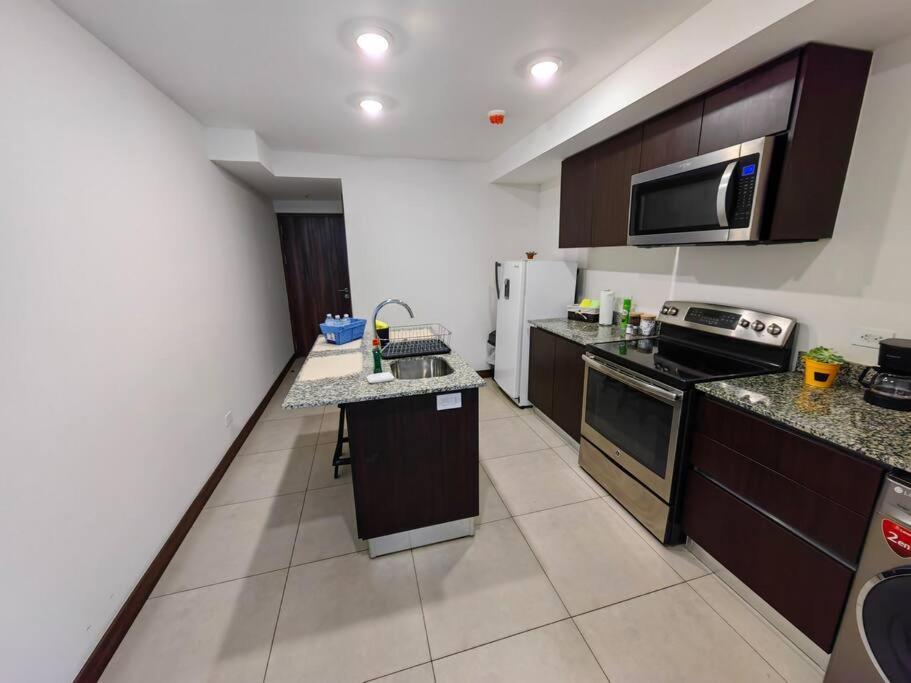 1102 Torre Los Yoses Hermoso Apartamento En Barrio Escalante Sin Parqueo San José Kültér fotó