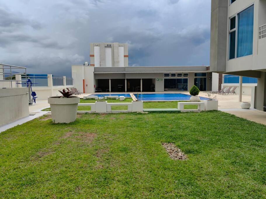 1102 Torre Los Yoses Hermoso Apartamento En Barrio Escalante Sin Parqueo San José Kültér fotó